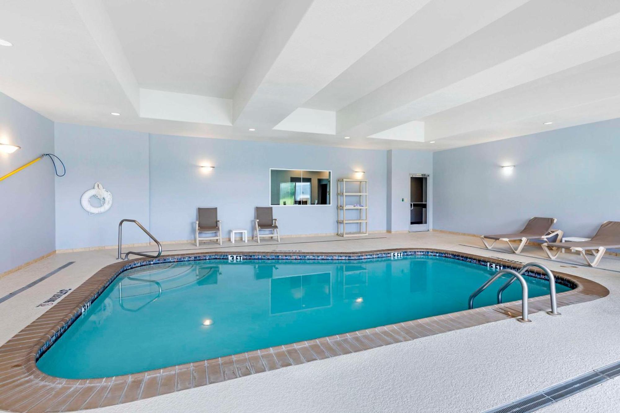 Comfort Suites Palestine Kültér fotó